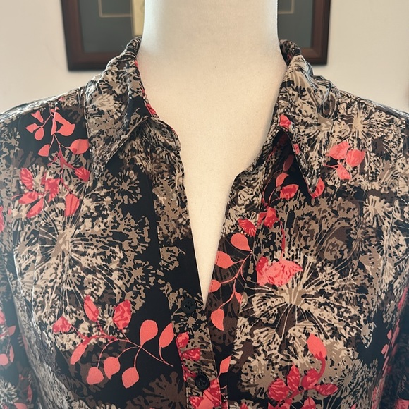 Blouse By Alfani P/L. Very soft and in great condition. - Picture 3 of 8